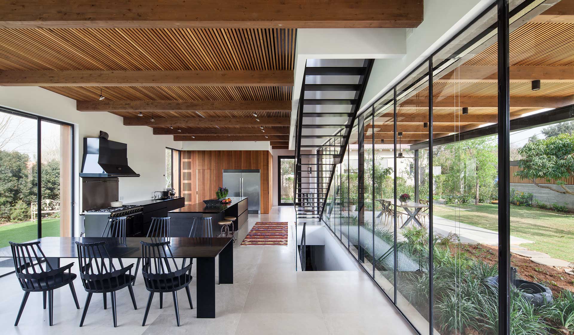 סרגלי עץ ארז