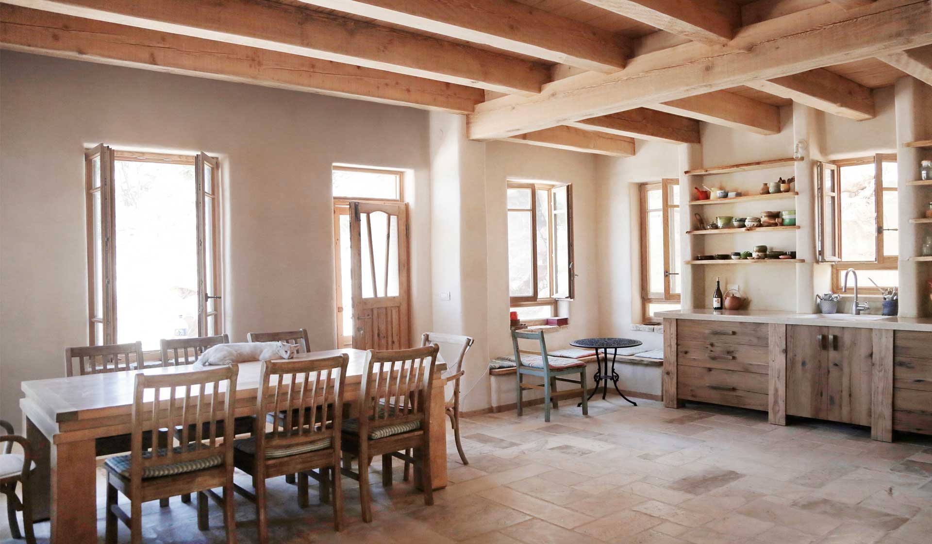 בית אקולוגי גג חשוף קורות