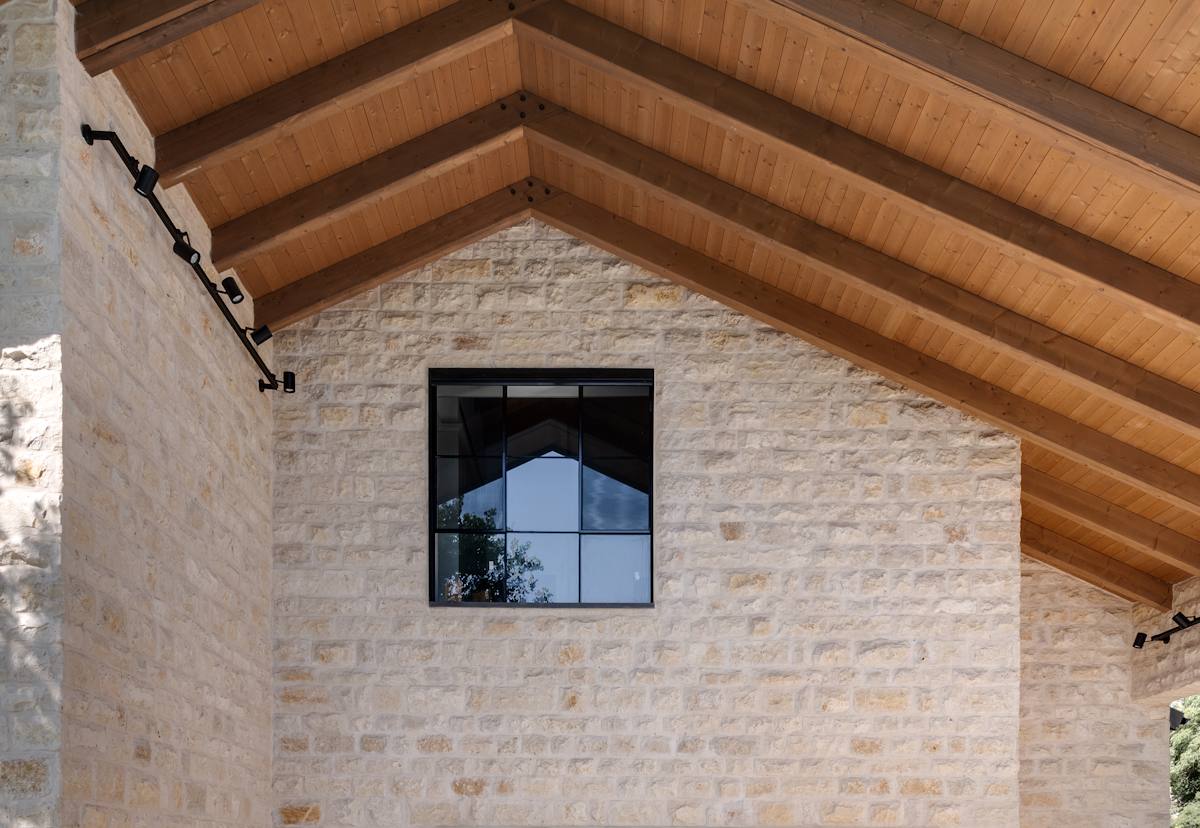 Ringwood modern country house timber frame roof project exterior closeup