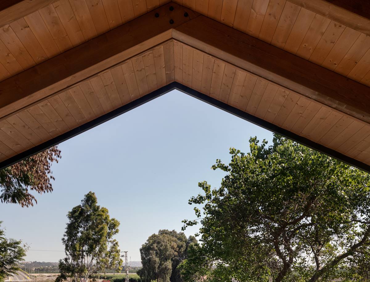 Ringwood modern country house timber frame roof project interior overhang view