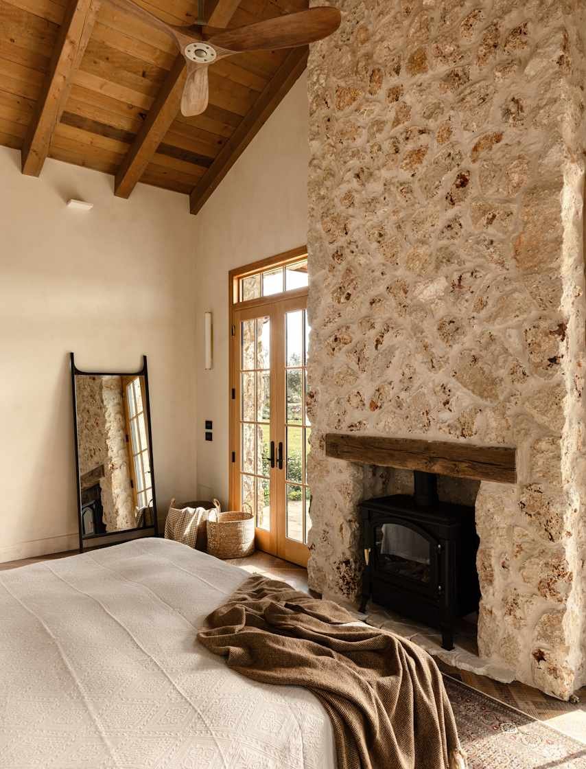 Ringwood timber frame roof SH house bedroom high ceilings